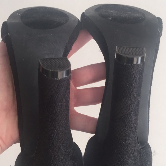 Bebe lace heels in size 8 - Picture 5 of 16